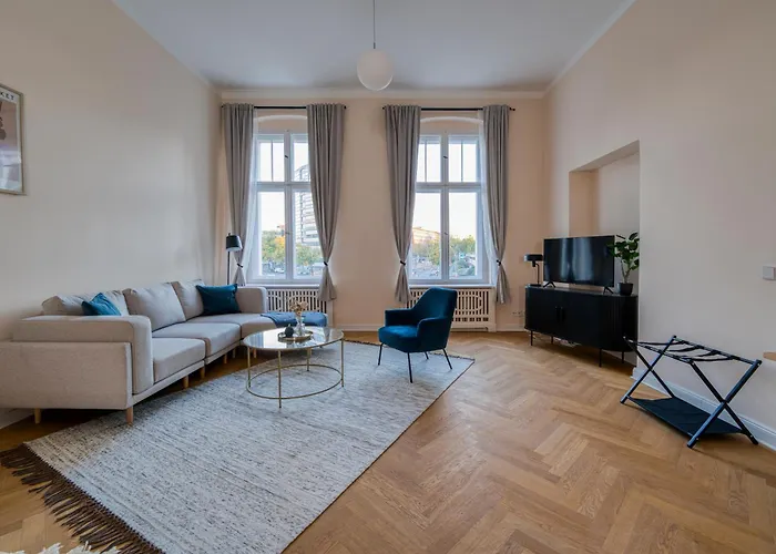 Jomi - Privates Beim Ku'damm