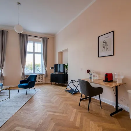 Jomi - Privates Beim Ku'damm Apartment